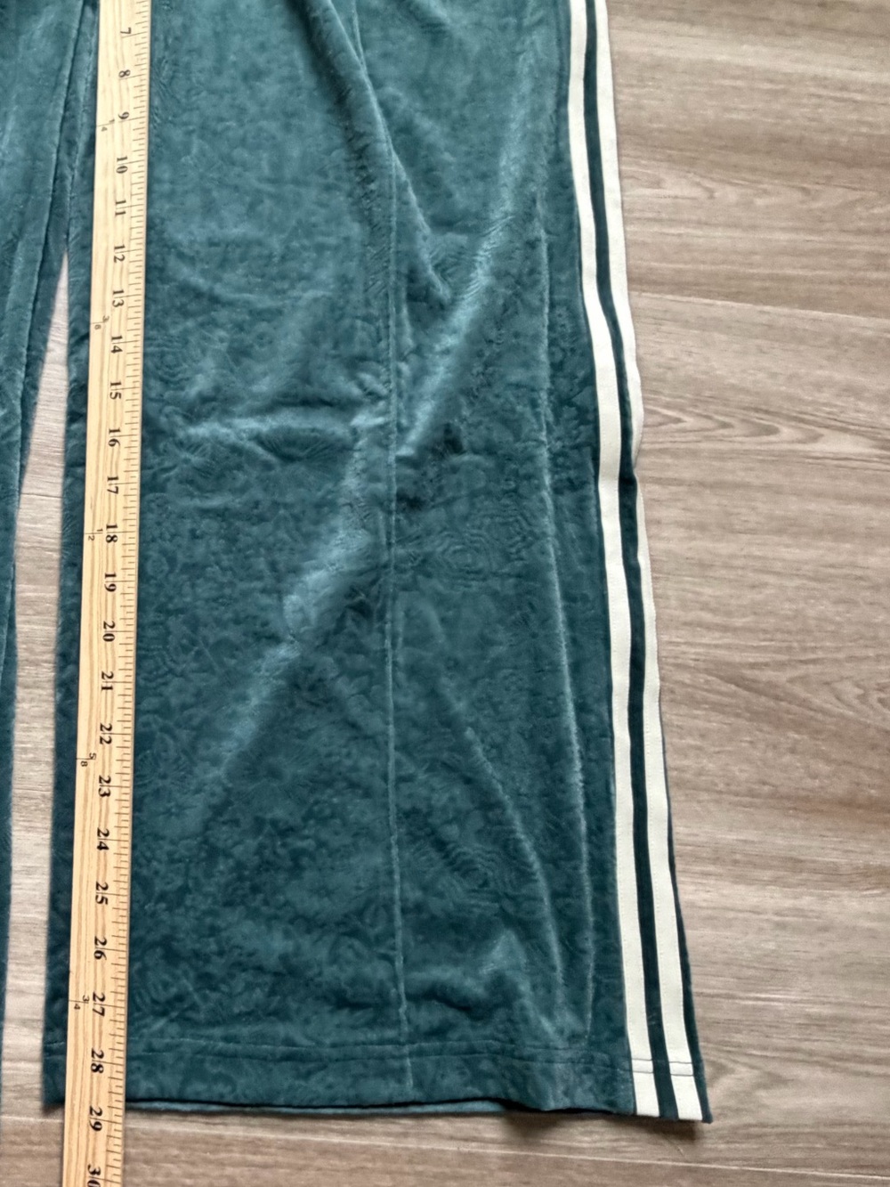 Adidas originals x Liberty London debossed velvet track pants | XL - Picture 4 of 8